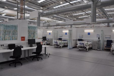 ICU-desk-and-ward_f14b74ebf00cb22d0406e13976aef7ac